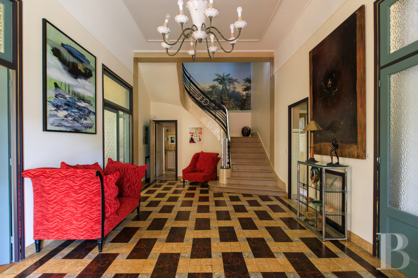 En Saône-et-Loire, à Mâcon, une villa et son jardin entièrement de style Art déco - photo  n°11